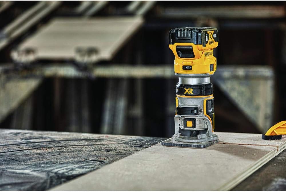 Фрезер окантовувальний акумуляторний безщітковий DeWALT DCW600B - Зображення 7