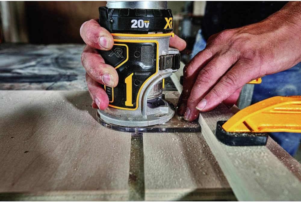 Фрезер окантовувальний акумуляторний безщітковий DeWALT DCW600B - Зображення 8